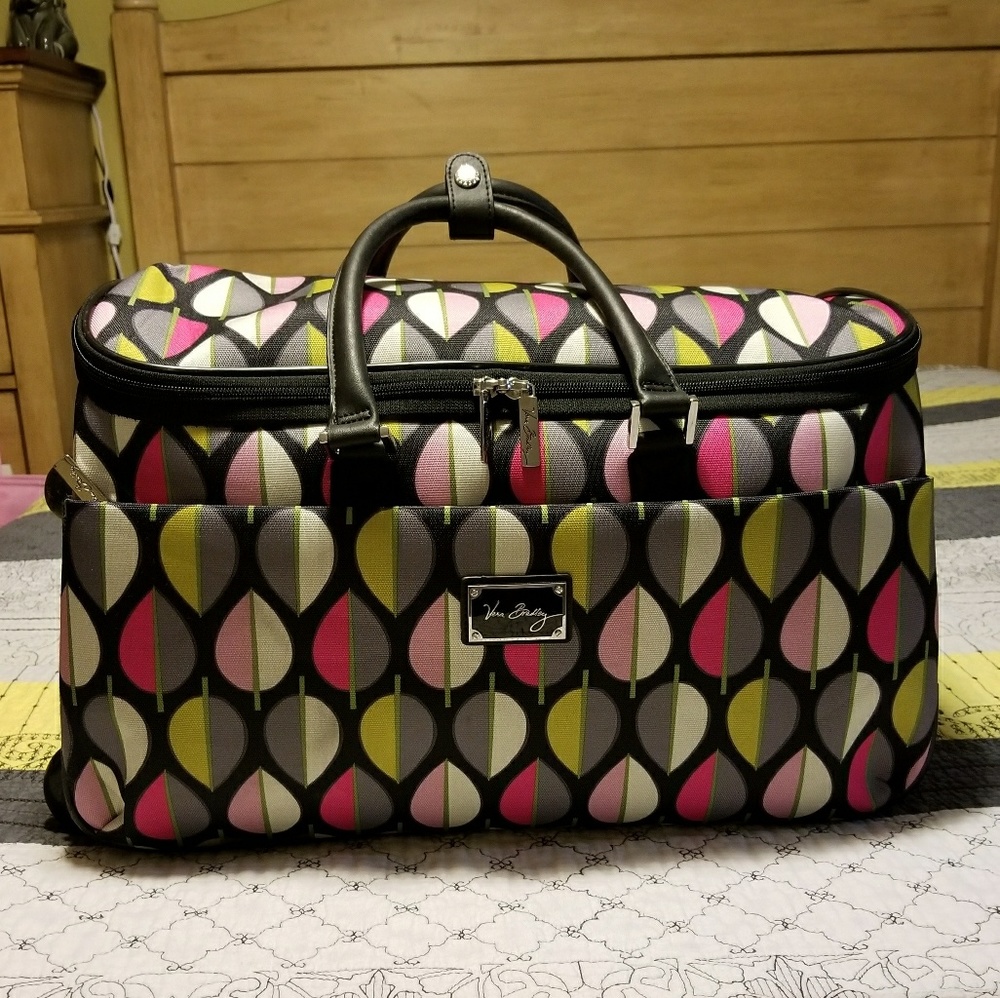 Vera Bradley 22" Rolling Duffle Bag Luggage